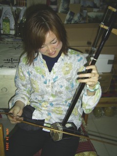 Erhu-Okamoto-2.jpg