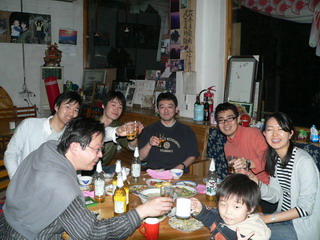 090405-6hito-kanpai-.jpg