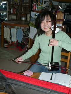 090415-ErHu-1-.jpg