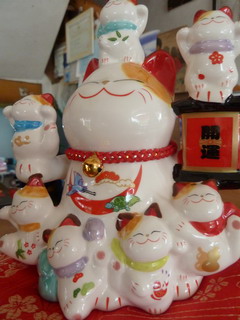 120319-Kaiun-Tyokinbako-ManekiNeko-.jpg